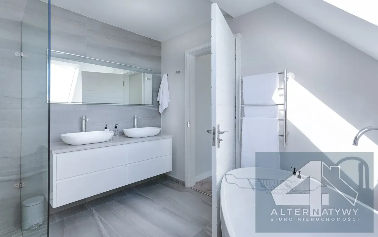 modern-minimalist-bathroom-3115450_1280 (1).jpg