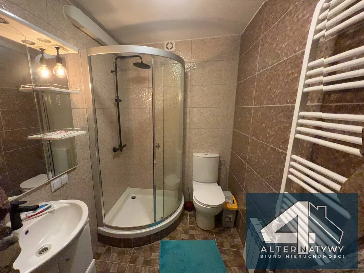 Dom  z dużym potencjałem biznesowym 5pokoje 32