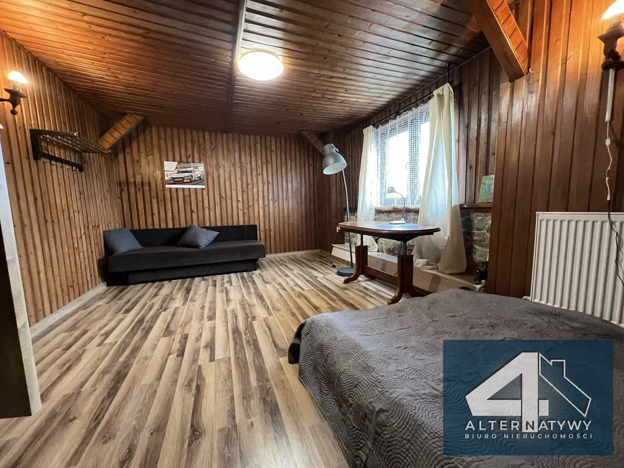 Dom  z dużym potencjałem biznesowym 5pokoje 33