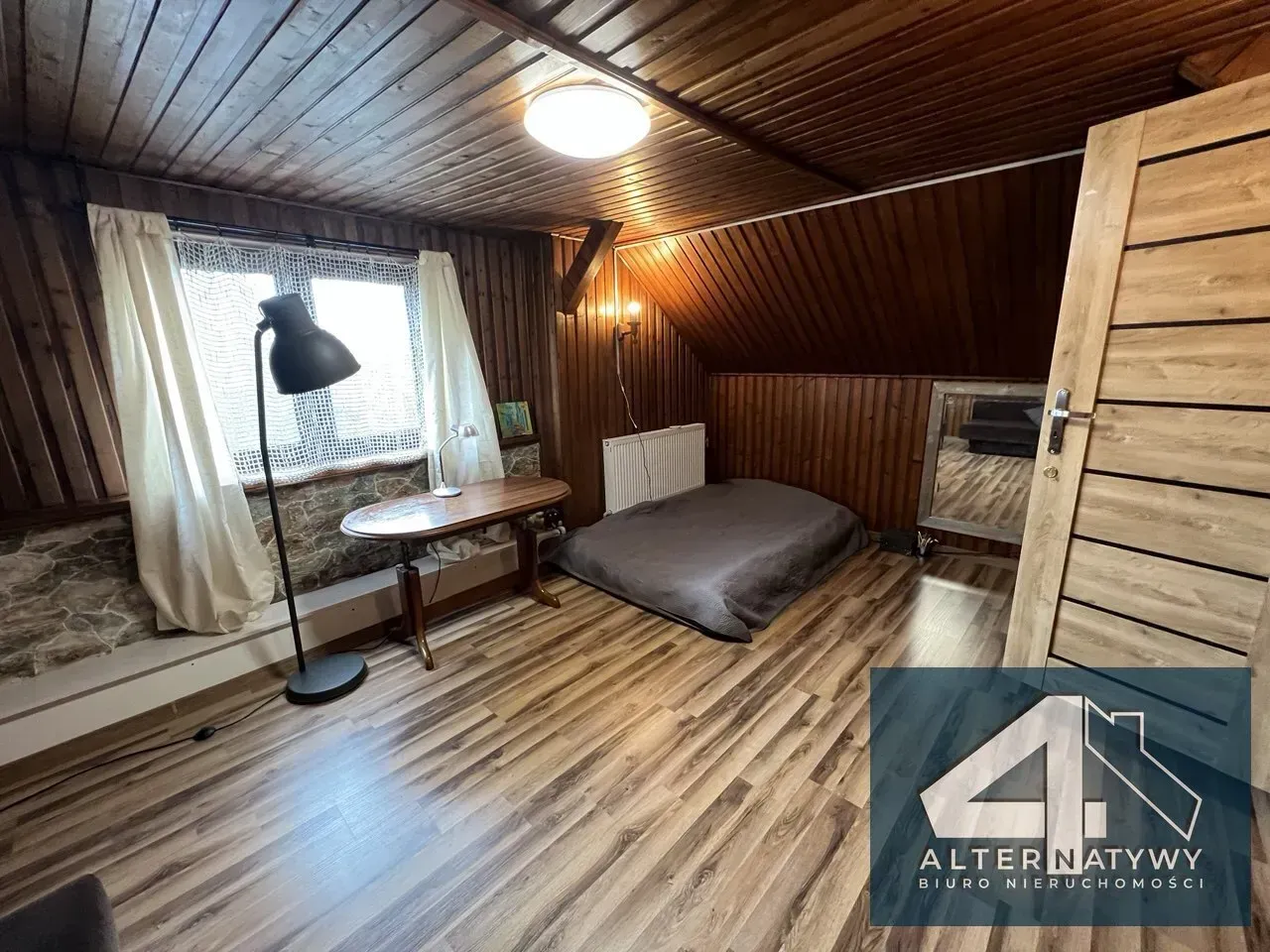 Dom  z dużym potencjałem biznesowym 5pokoje 34