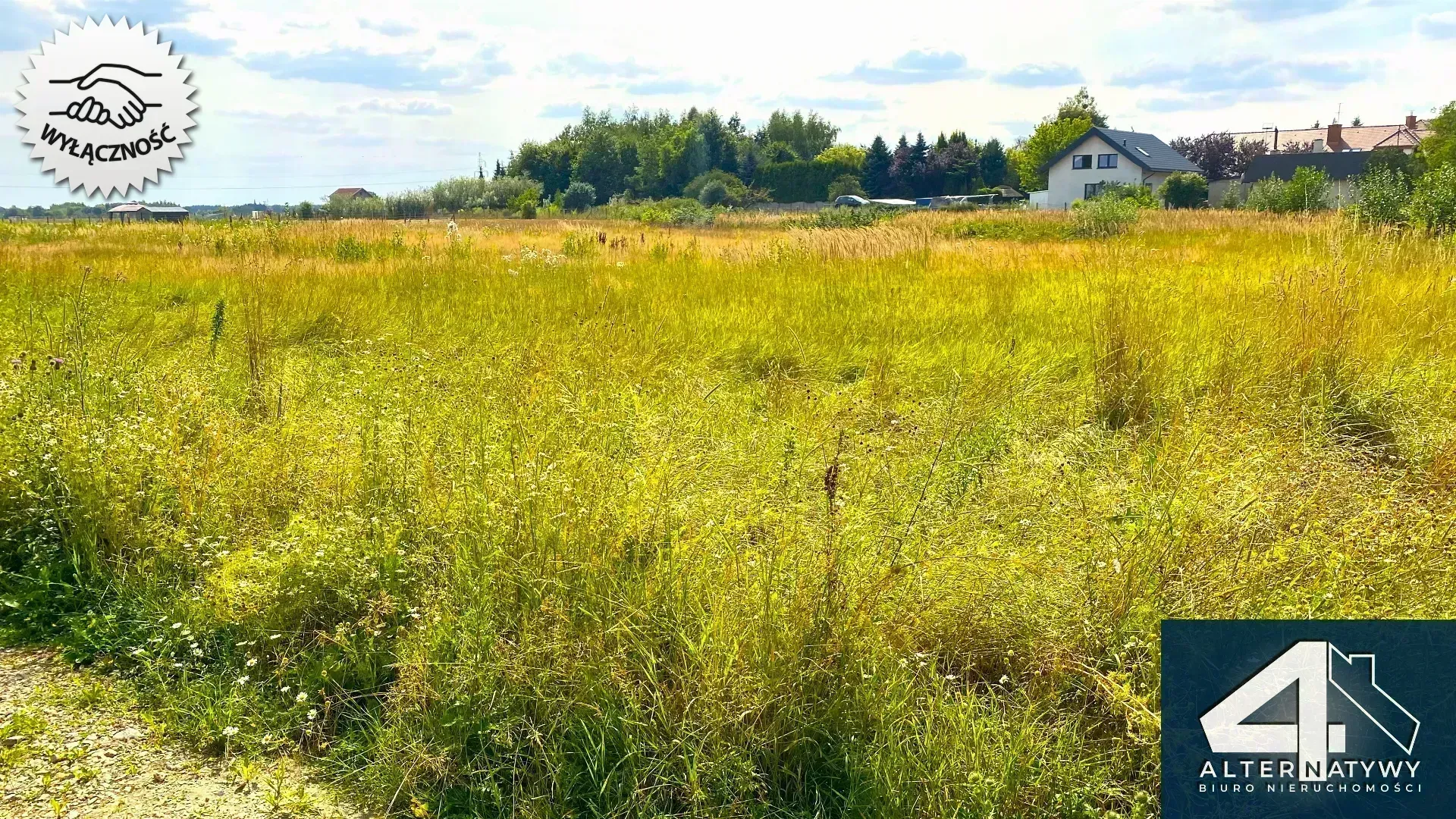 Atrakcyjna działka w otoczeniu lasów i stajni 2