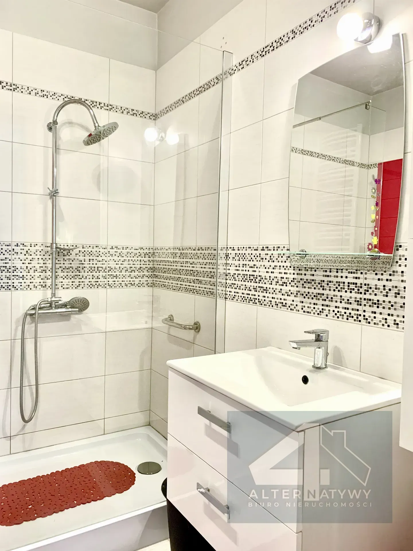 Kurdwanòw ładne mieszkanie dwa balkony 4