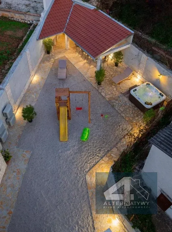 Willa z basenem na dachu w Chorwacji przy plaży! 9