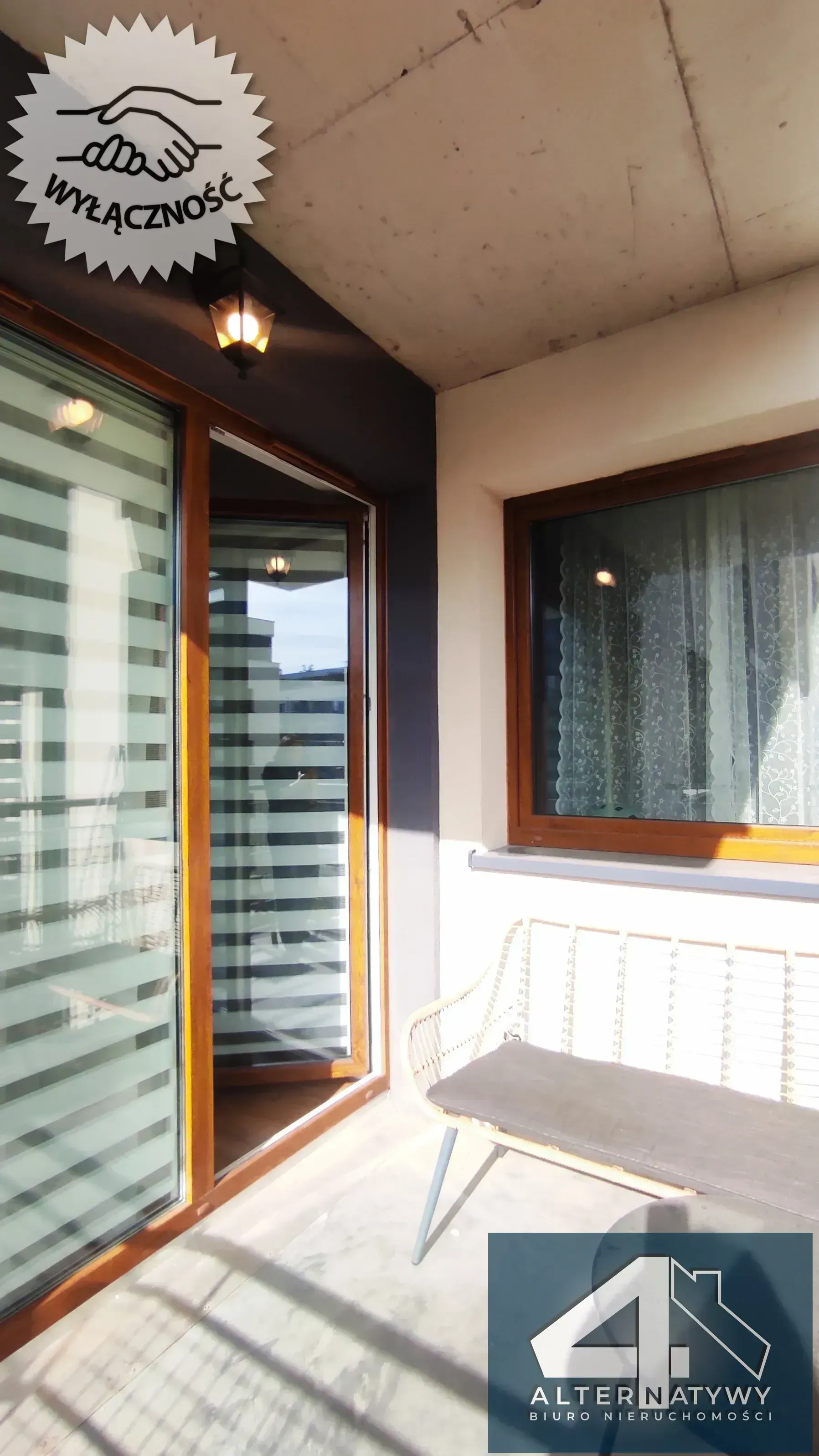 Bardzo blisko parku, balkon z dwoma wejściami 11
