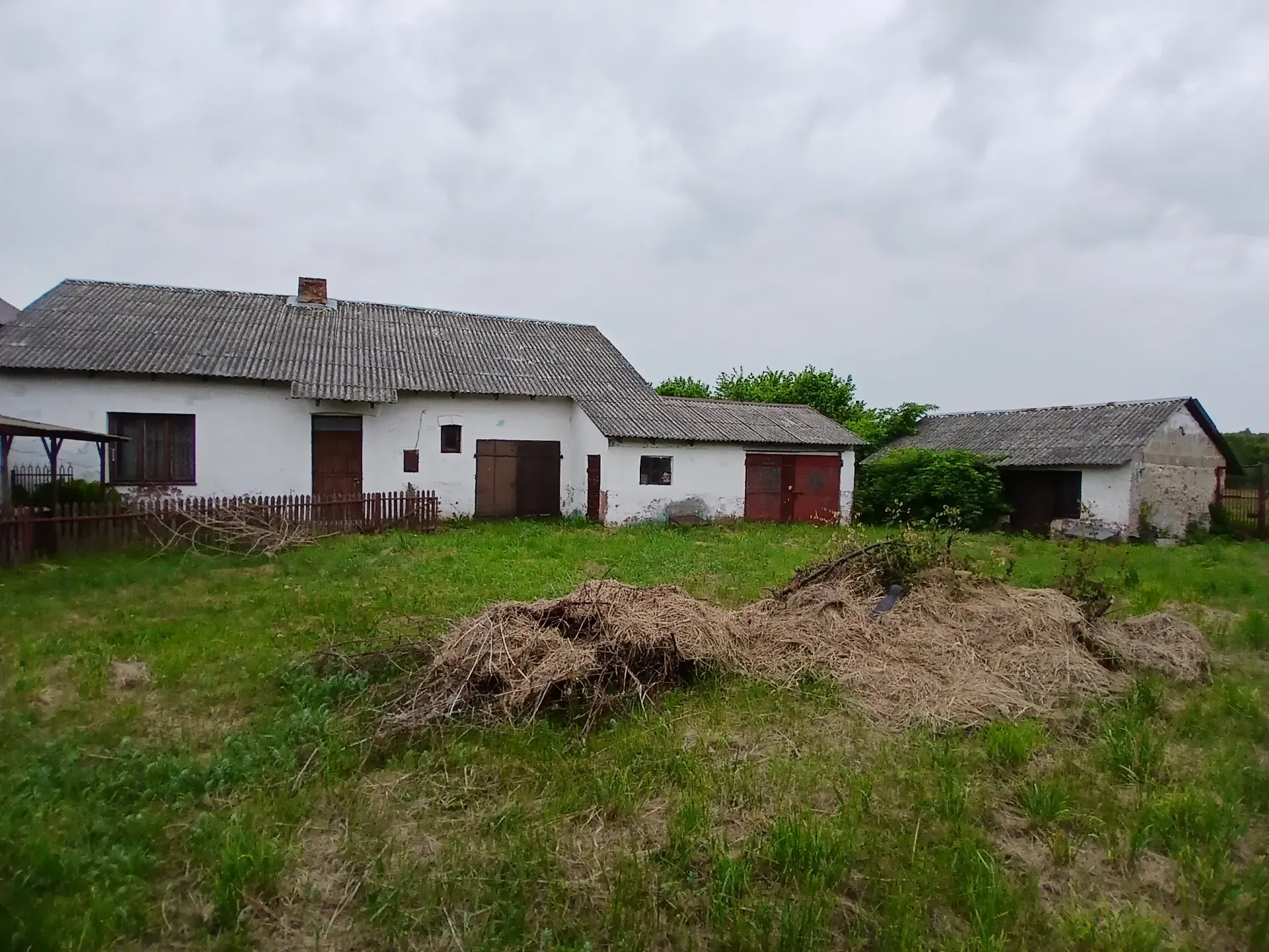 Siedlisko, stodoła, garaż, ziemia. 4