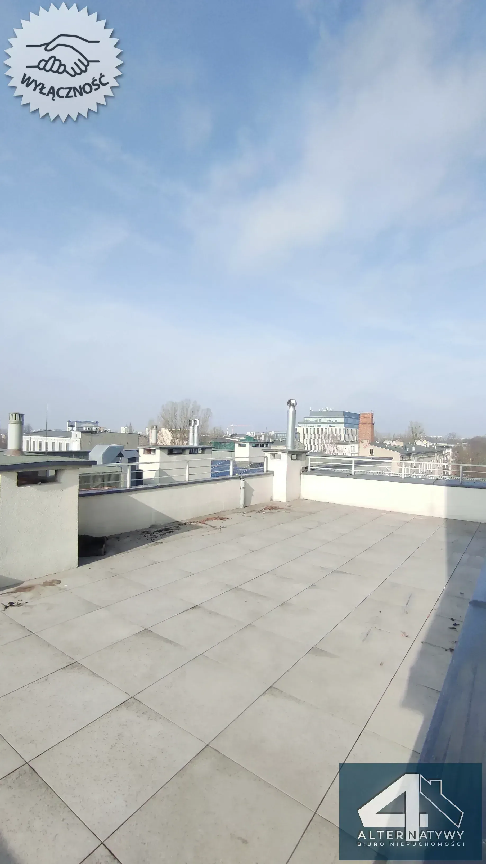 Z dużym tarasem i balkonem, garaż 2stanowiska 5