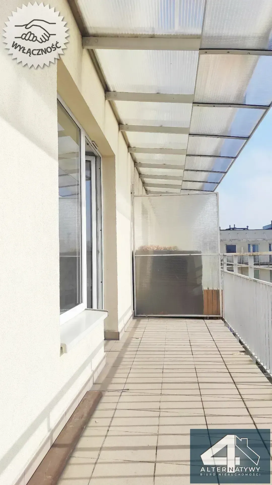 Z dużym tarasem i balkonem, garaż 2stanowiska 6