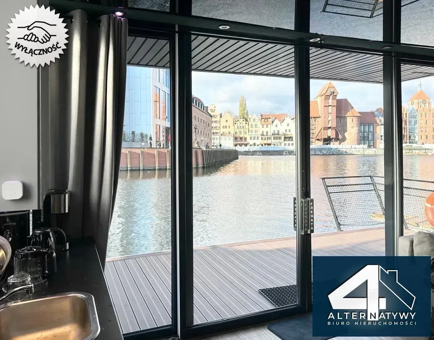 Dom na wodzie Houseboat 1