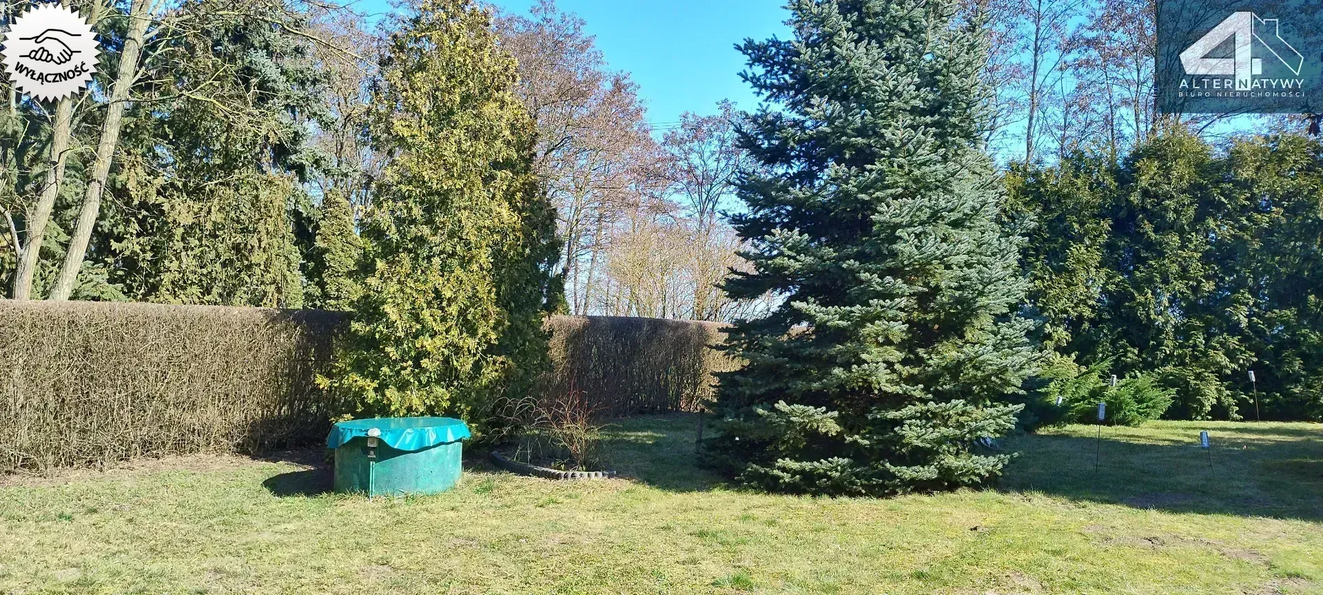 Duża zadbana działka z domkiem nad Jeziorskiem 13