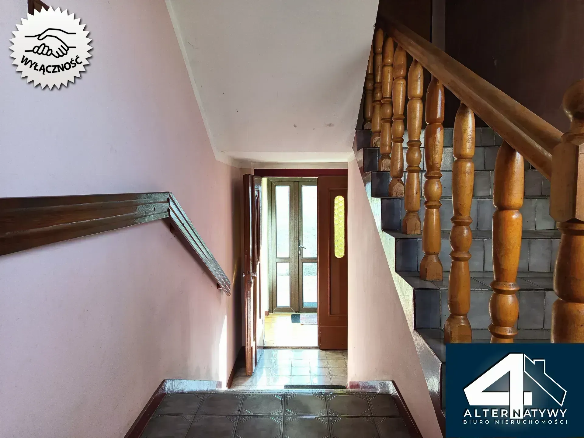 Urokliwy dom jednorodzinny z ogrodem. 8