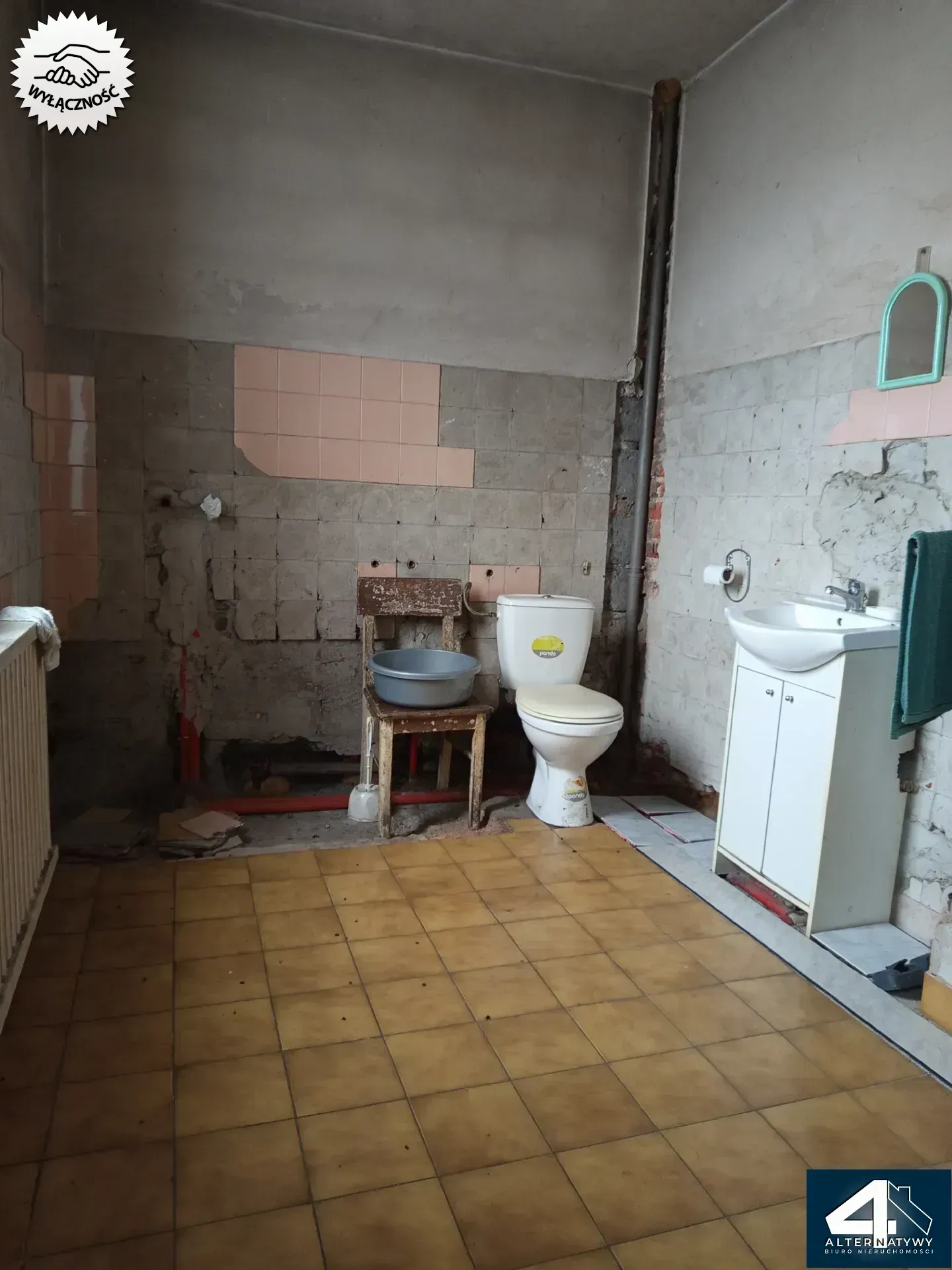 Urokliwy dom jednorodzinny z ogrodem. 21