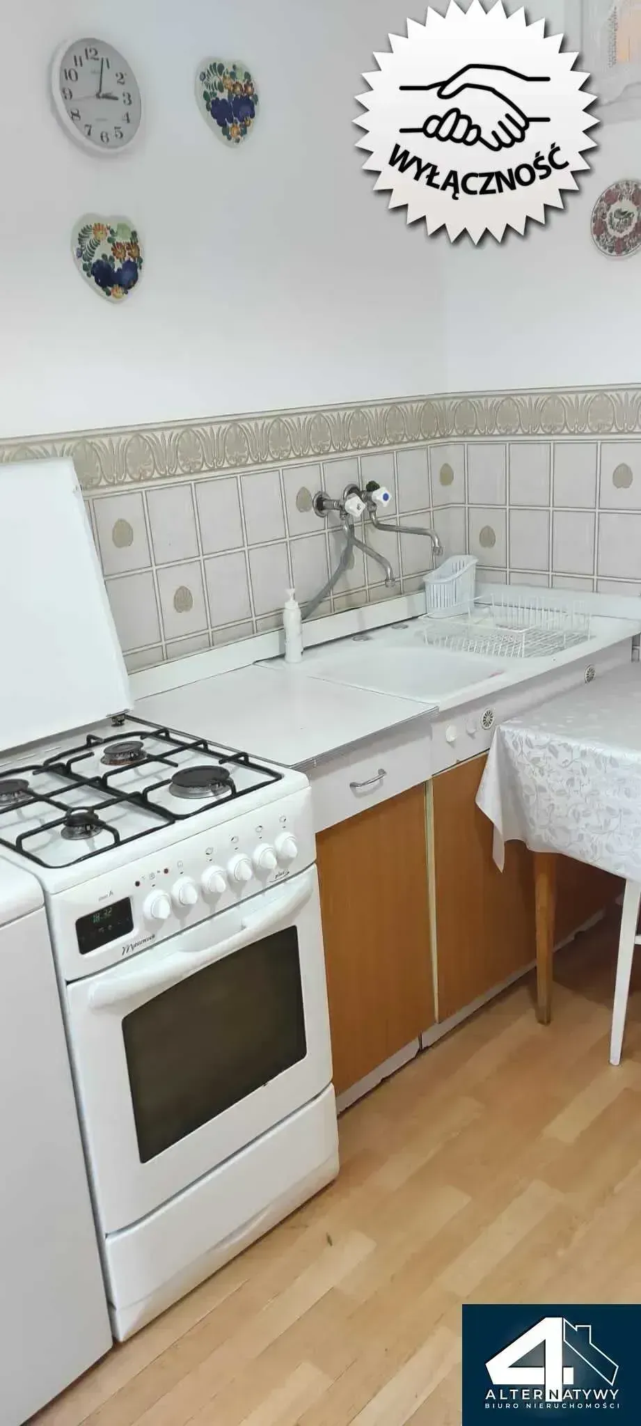 Ustawne z balkonem i osobną kuchnią 1