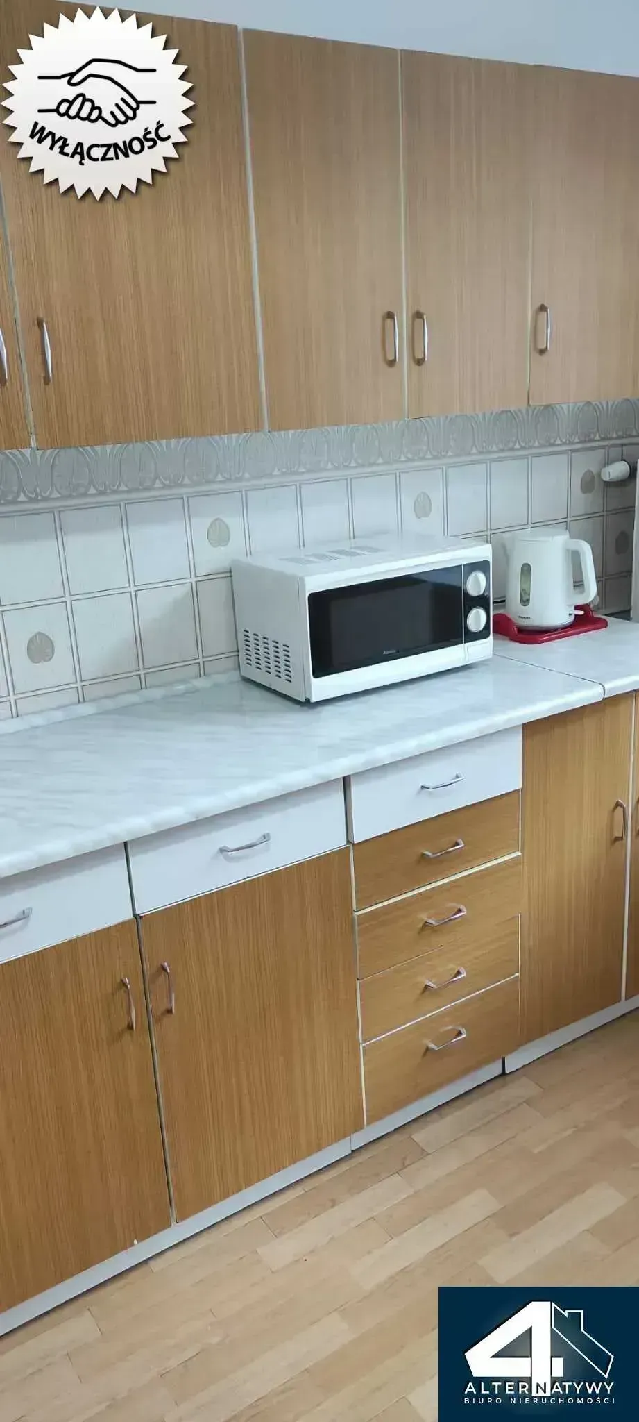 Ustawne z balkonem i osobną kuchnią 3