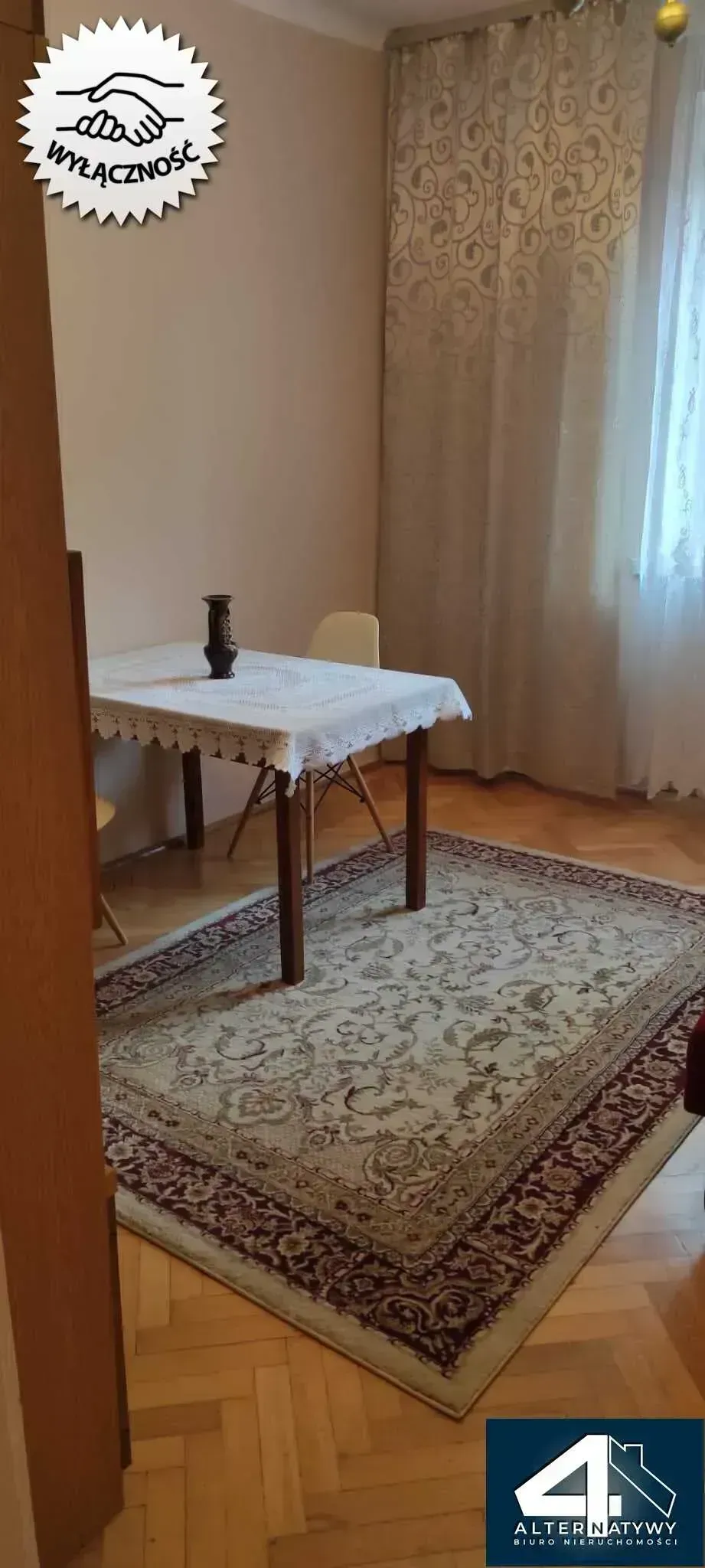 Ustawne z balkonem i osobną kuchnią 6