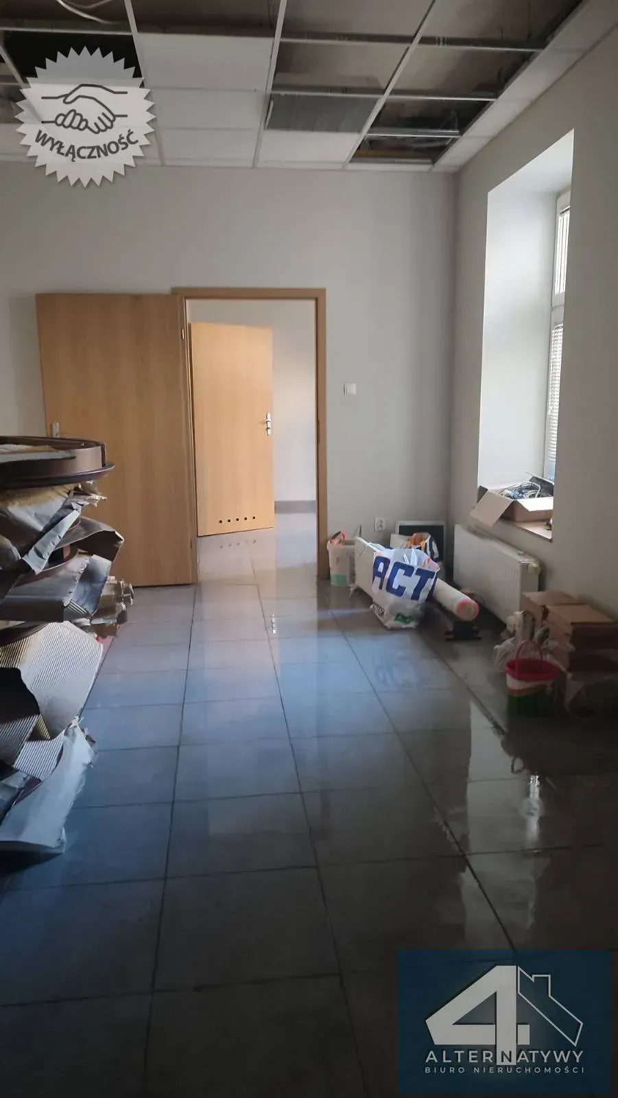Kamienica z lok. frontowym, duży parking, Tarnów 11