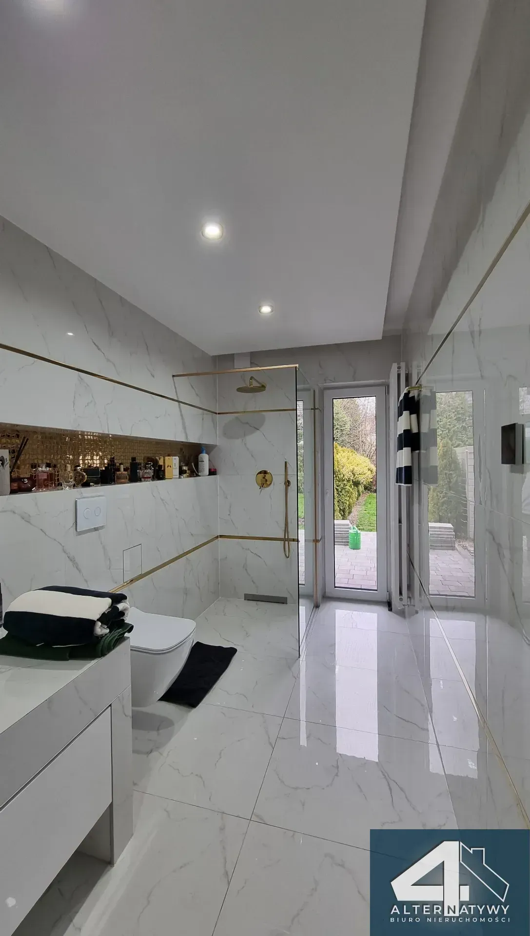 Kawa na tarasie w domu glamour 6