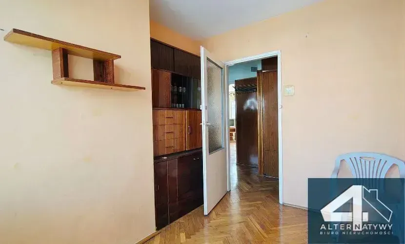M4 w zielonej okolicy las i jezioro tuż obok 4