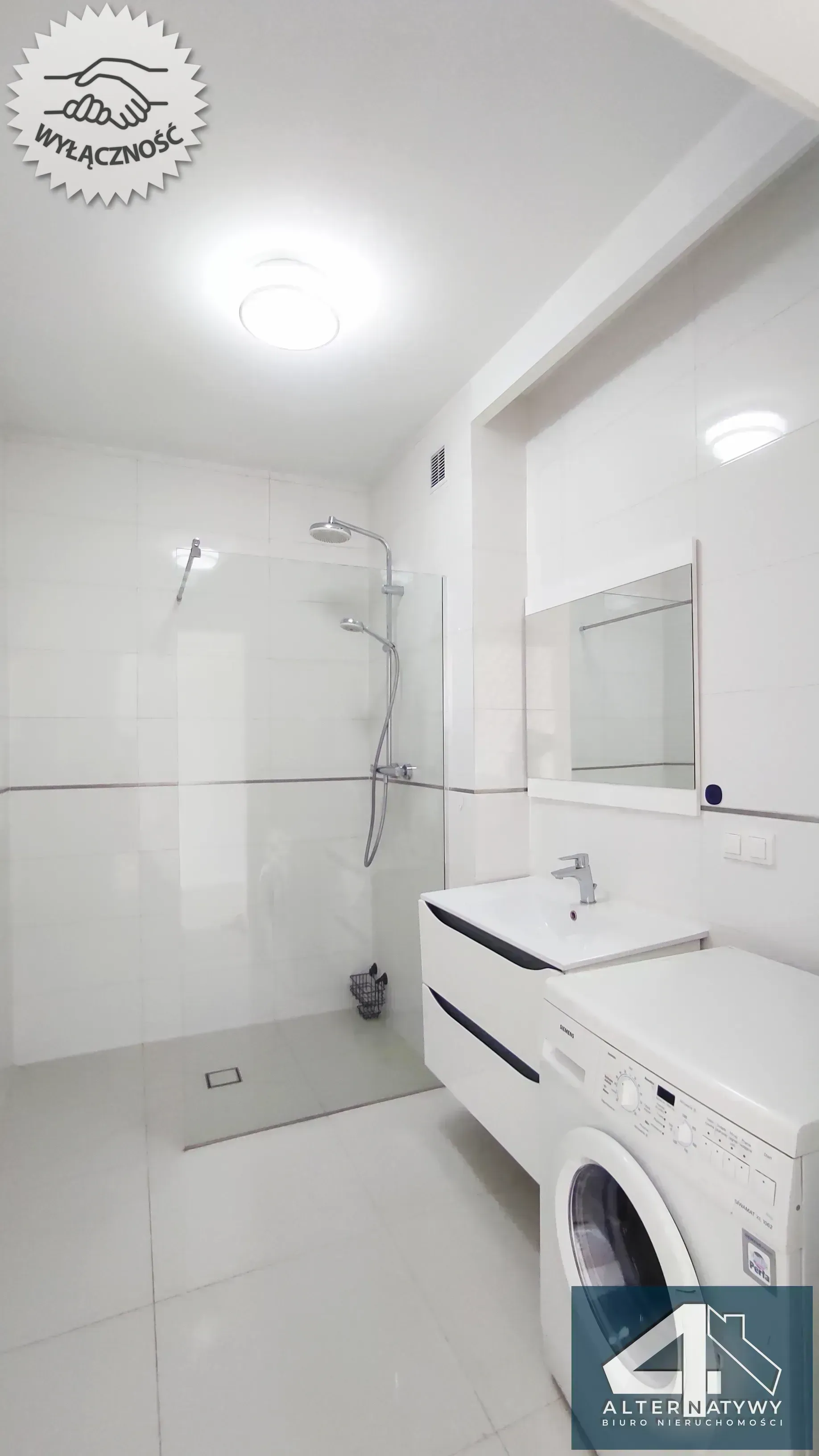 Garaż 2stanowiska, z dużym tarasem i balkonem 9