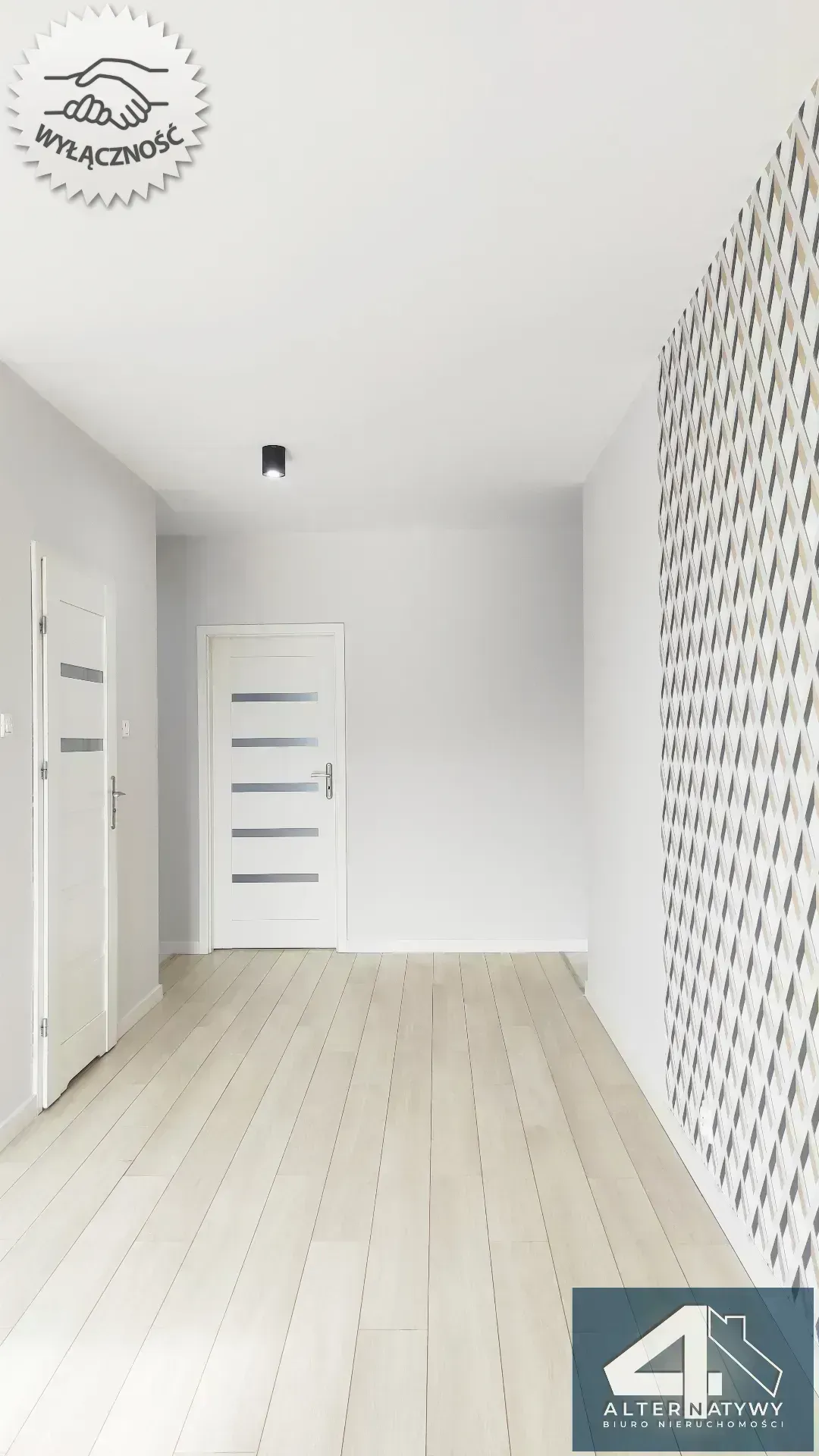 Garaż 2stanowiska, z dużym tarasem i balkonem 14