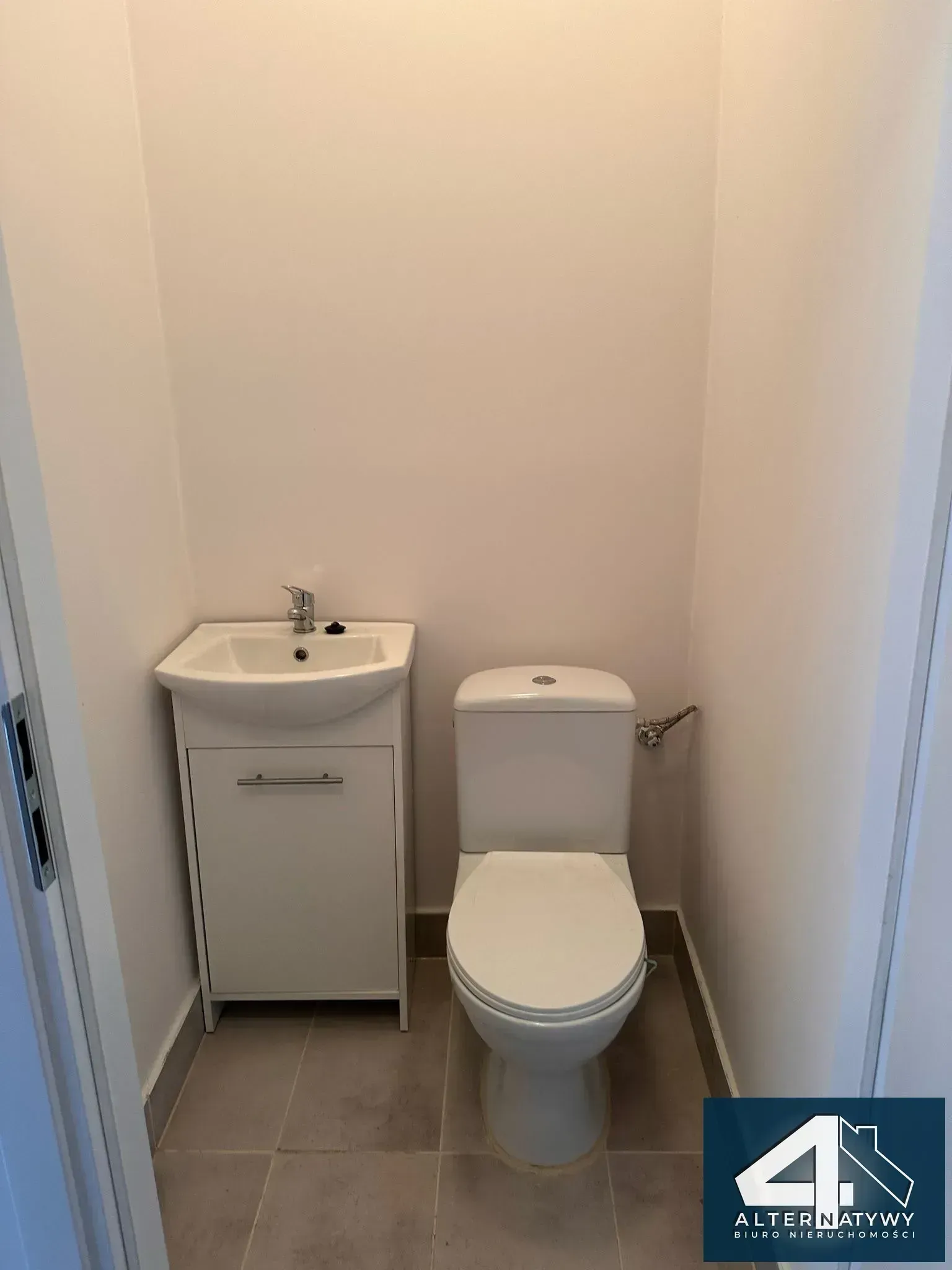 Witrynowy lokal użytkowy 8