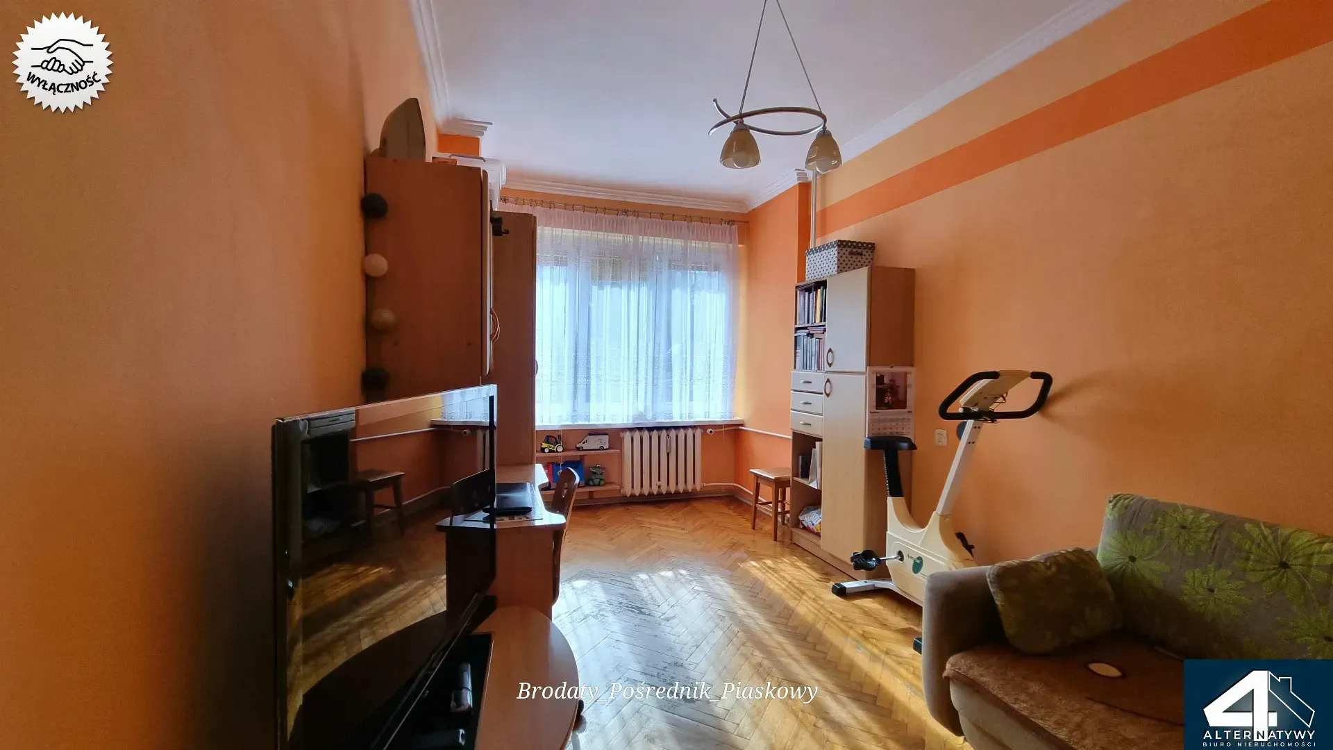 Przestronne mieszkanie na parterze. 9