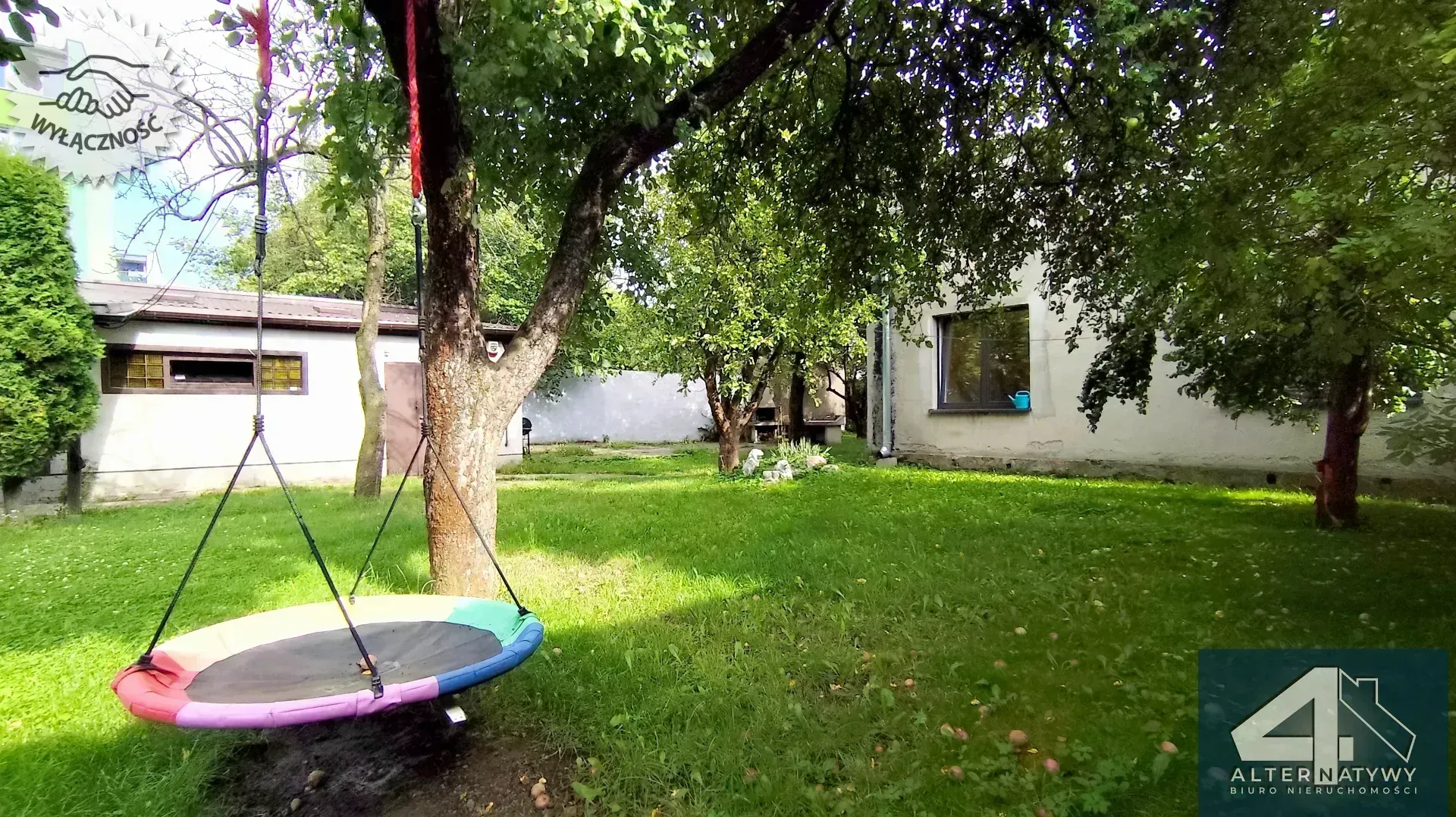 Dom i budynek na działaność lub do zamieszkania 14