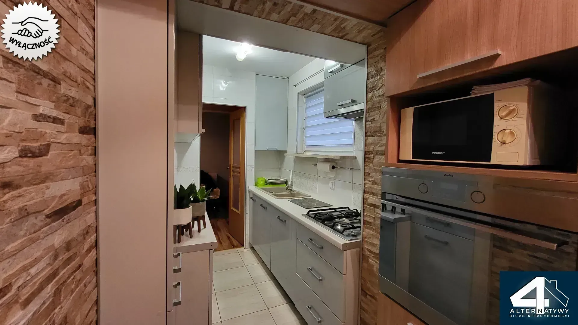 Niższa cena! Mieszkanie do wejścia bez remontu 3