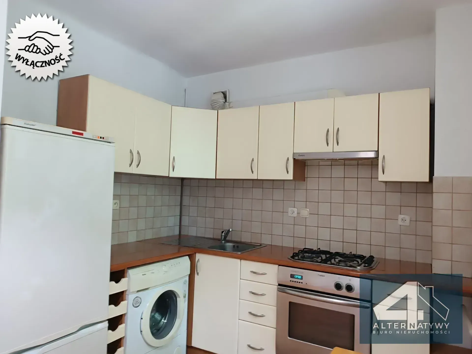 Okęcie - małe mieszkanko osobna kuchnia 5