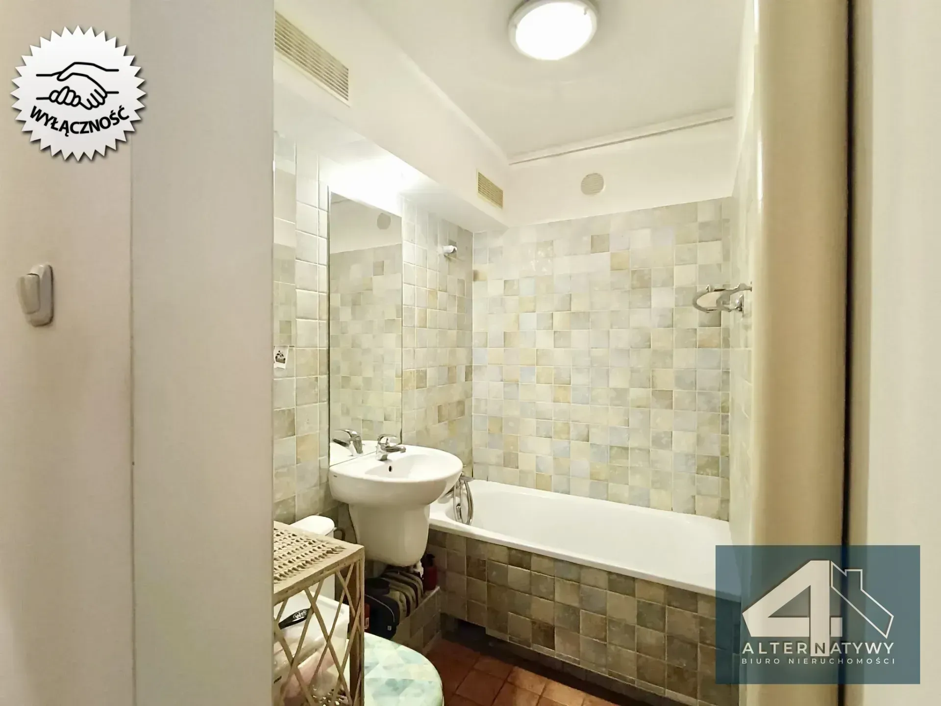 Okęcie - małe mieszkanko osobna kuchnia 10