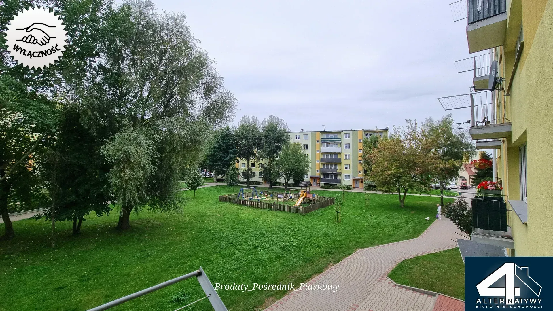 Przestronne M4 do remontu. 11