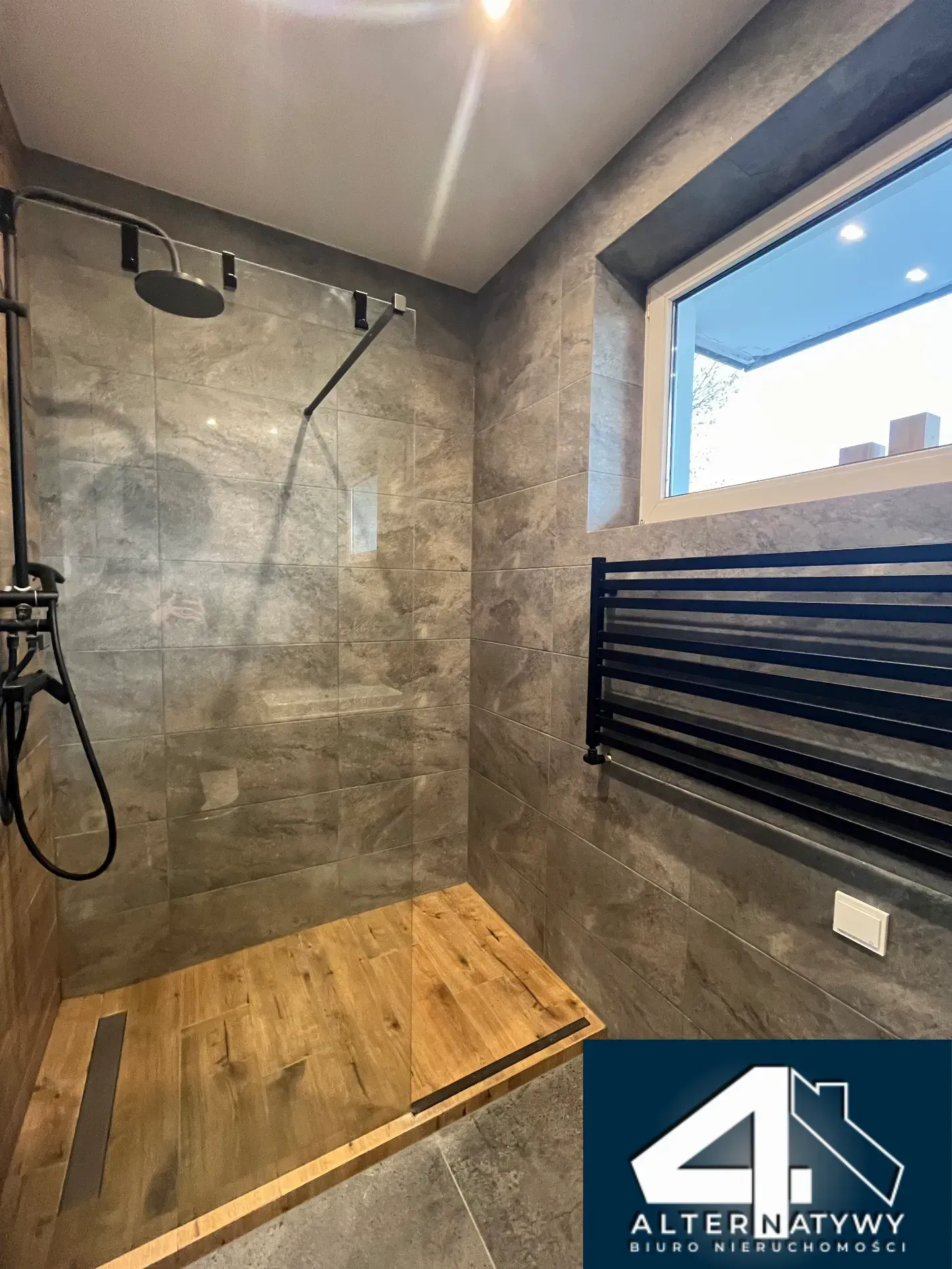 Nowoczesne mieszkanie z balkonem 12