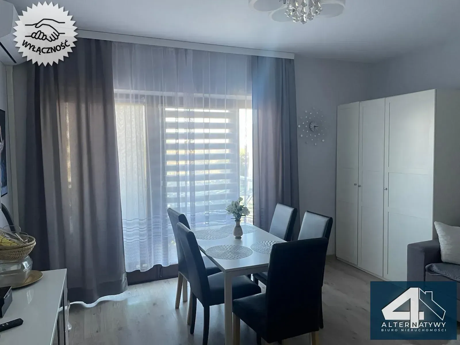 Nowoczesne, ogrodzone osiedle, na przeciw UM 2