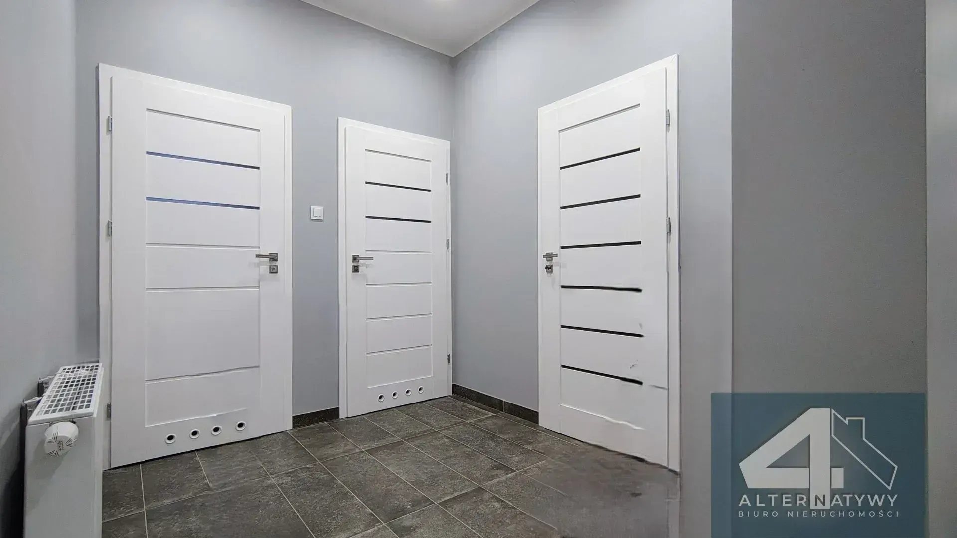 Nowoczesny Budynek Usługowo-Magazynowy z Gruntem 2