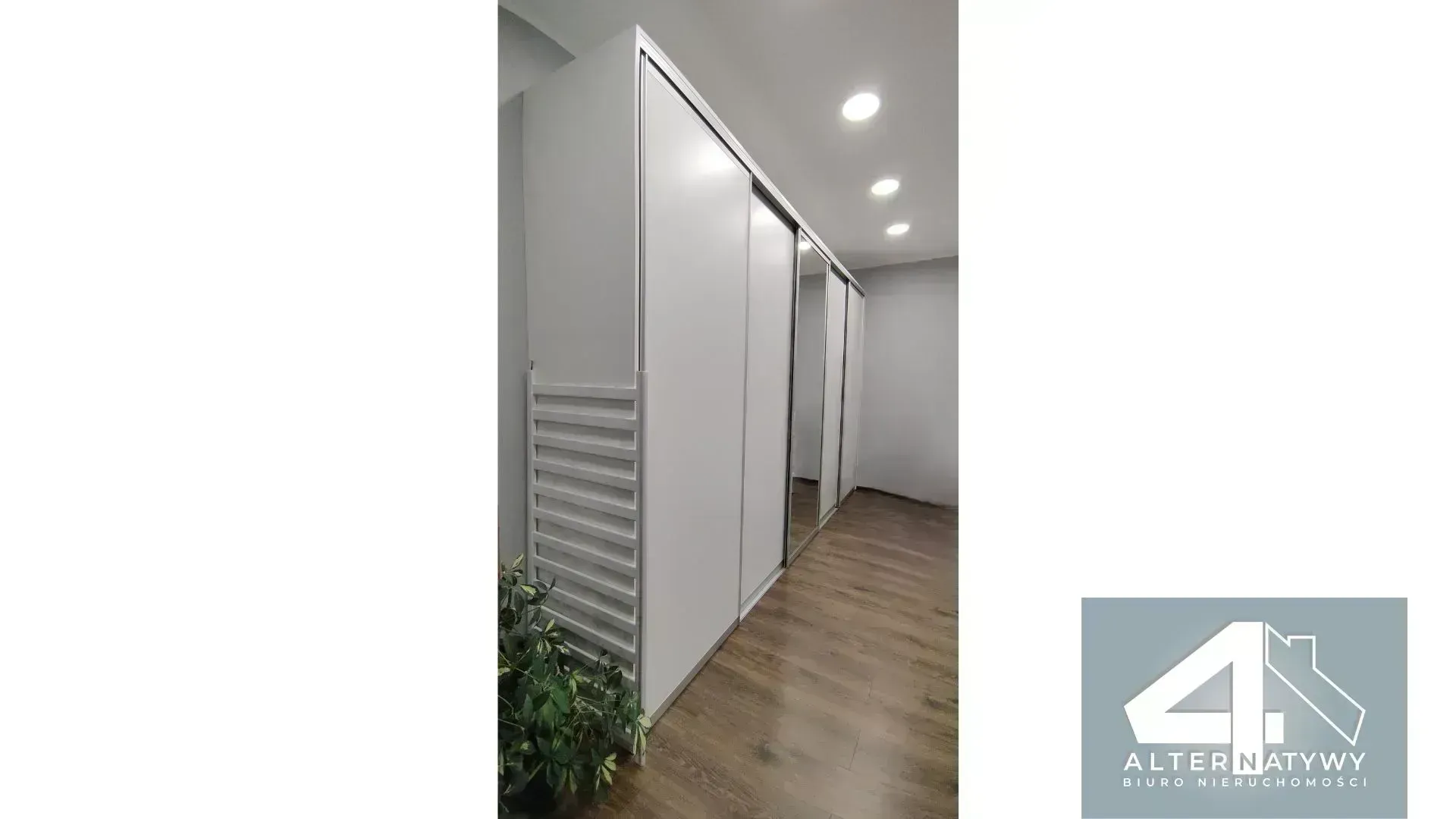 Nowoczesny Budynek Usługowo-Magazynowy z Gruntem 7