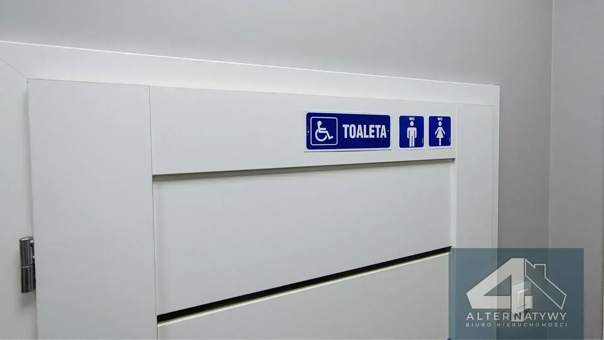 Nowoczesny Budynek Usługowo-Magazynowy z Gruntem 9