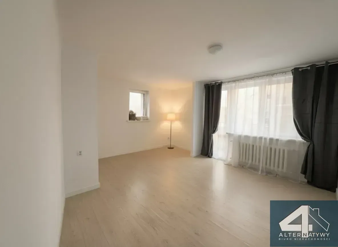 Przestronne mieszkanie w samym cetrum Otwocka. 2