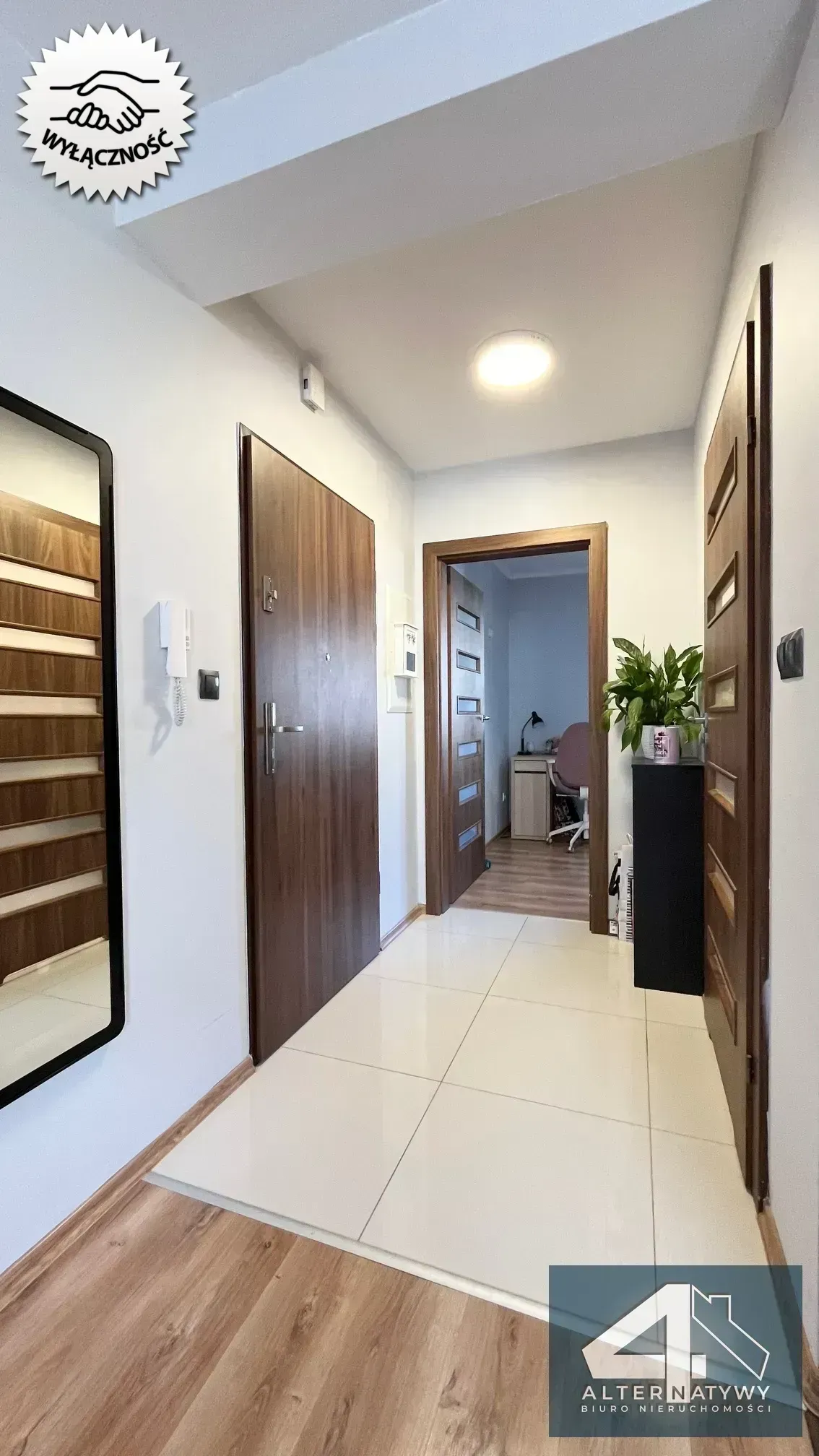 Urządzone i wyposażone mieszkanie z balkonem 17