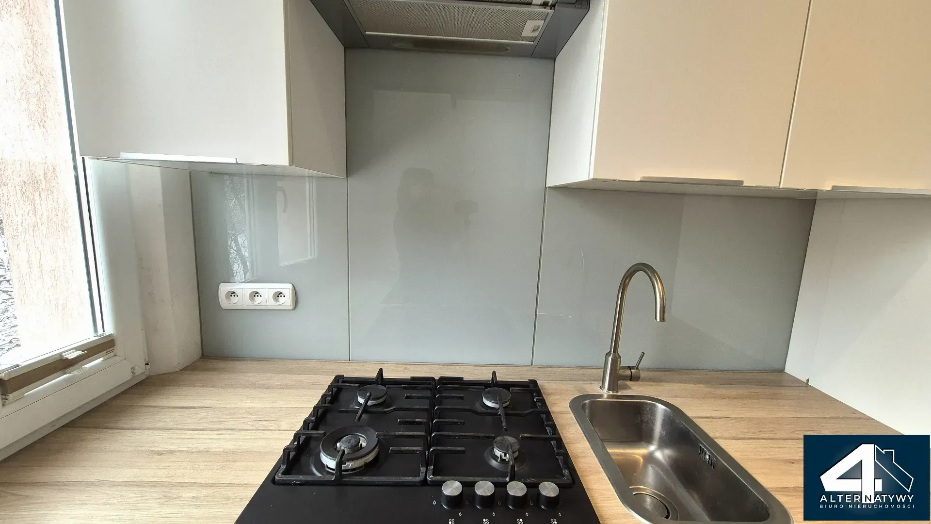 Mieszkanie 3 pokojowe z loggią 9