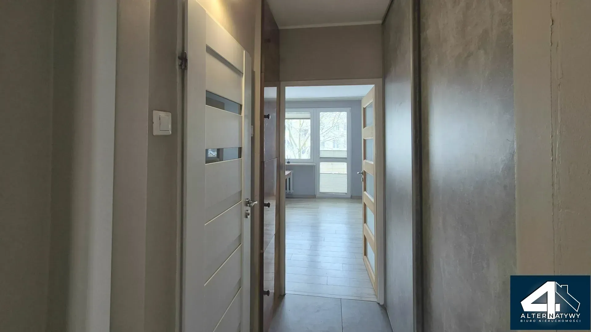 Mieszkanie 3 pokojowe z loggią 10