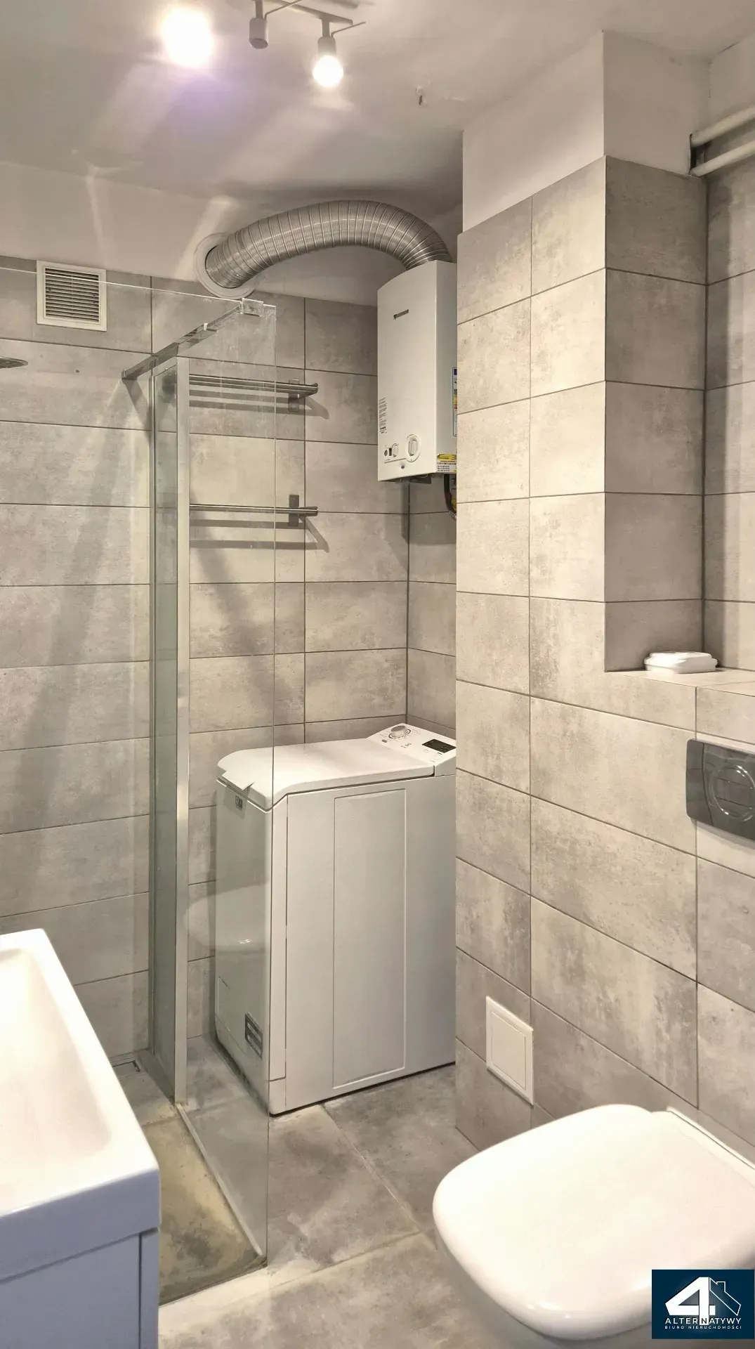 Mieszkanie 3 pokojowe z loggią 12