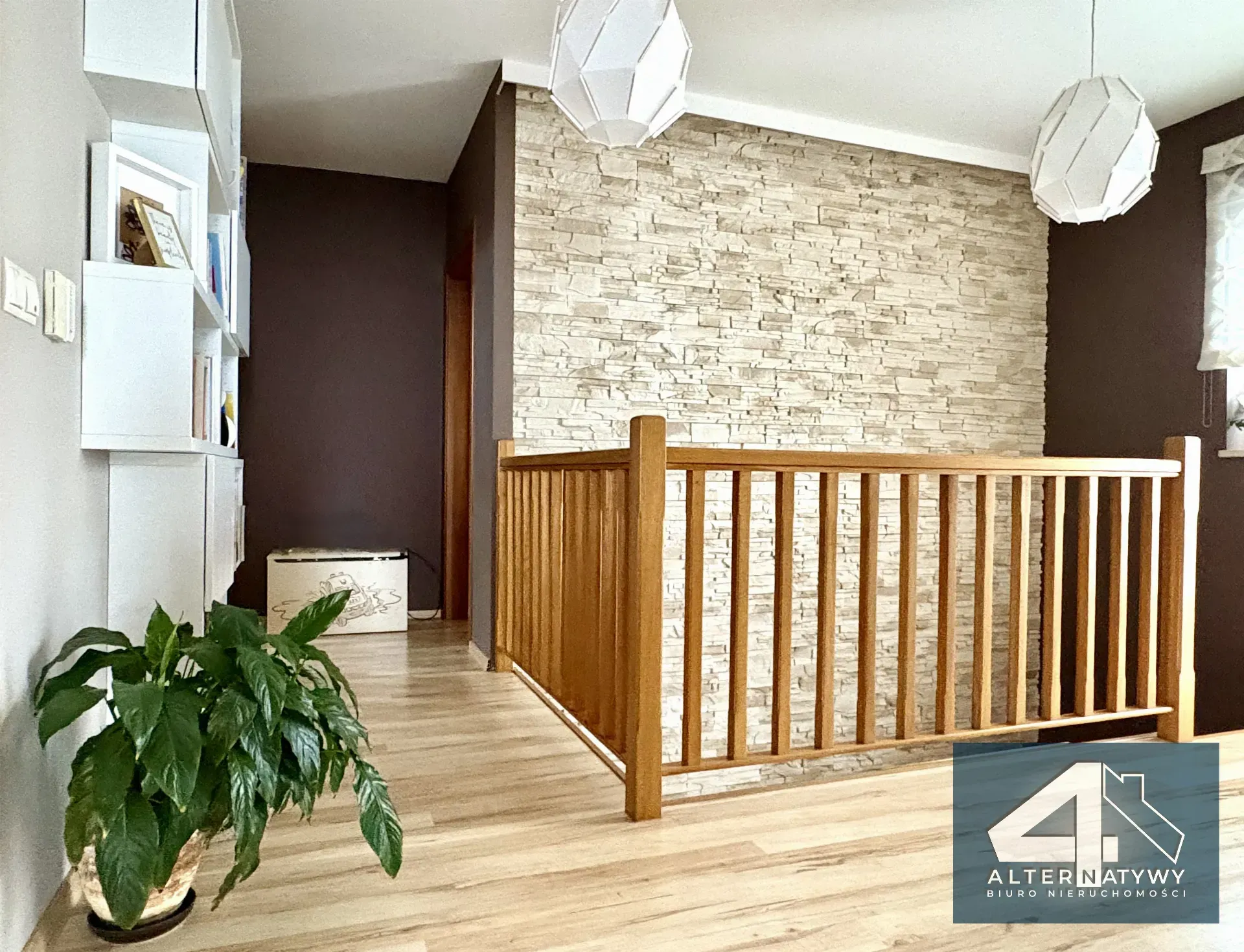 Funkcjonalny dom wolnostojący, widokowa działka 7