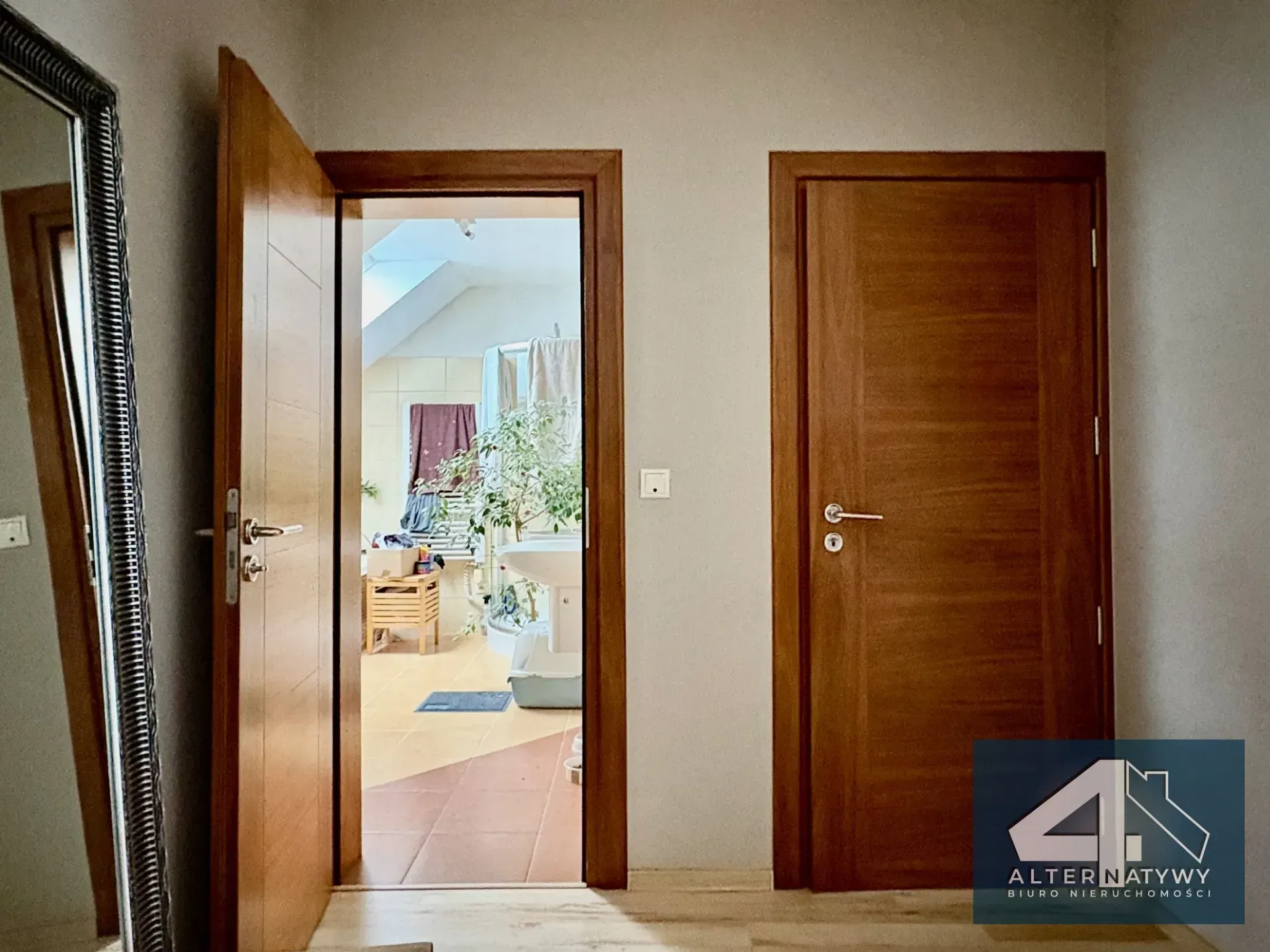 Funkcjonalny dom wolnostojący, widokowa działka 8