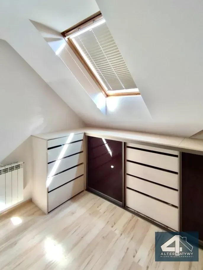 Funkcjonalny dom wolnostojący, widokowa działka 9