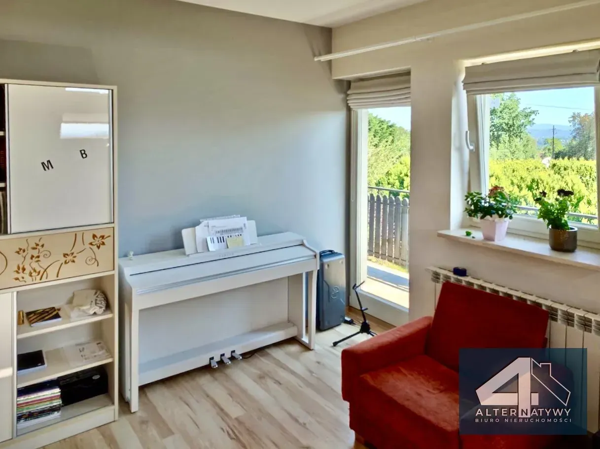 Funkcjonalny dom wolnostojący, widokowa działka 10