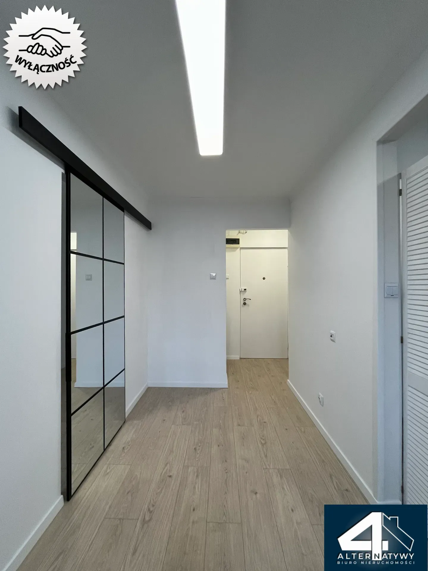 Komfortowa kawalerka. 3