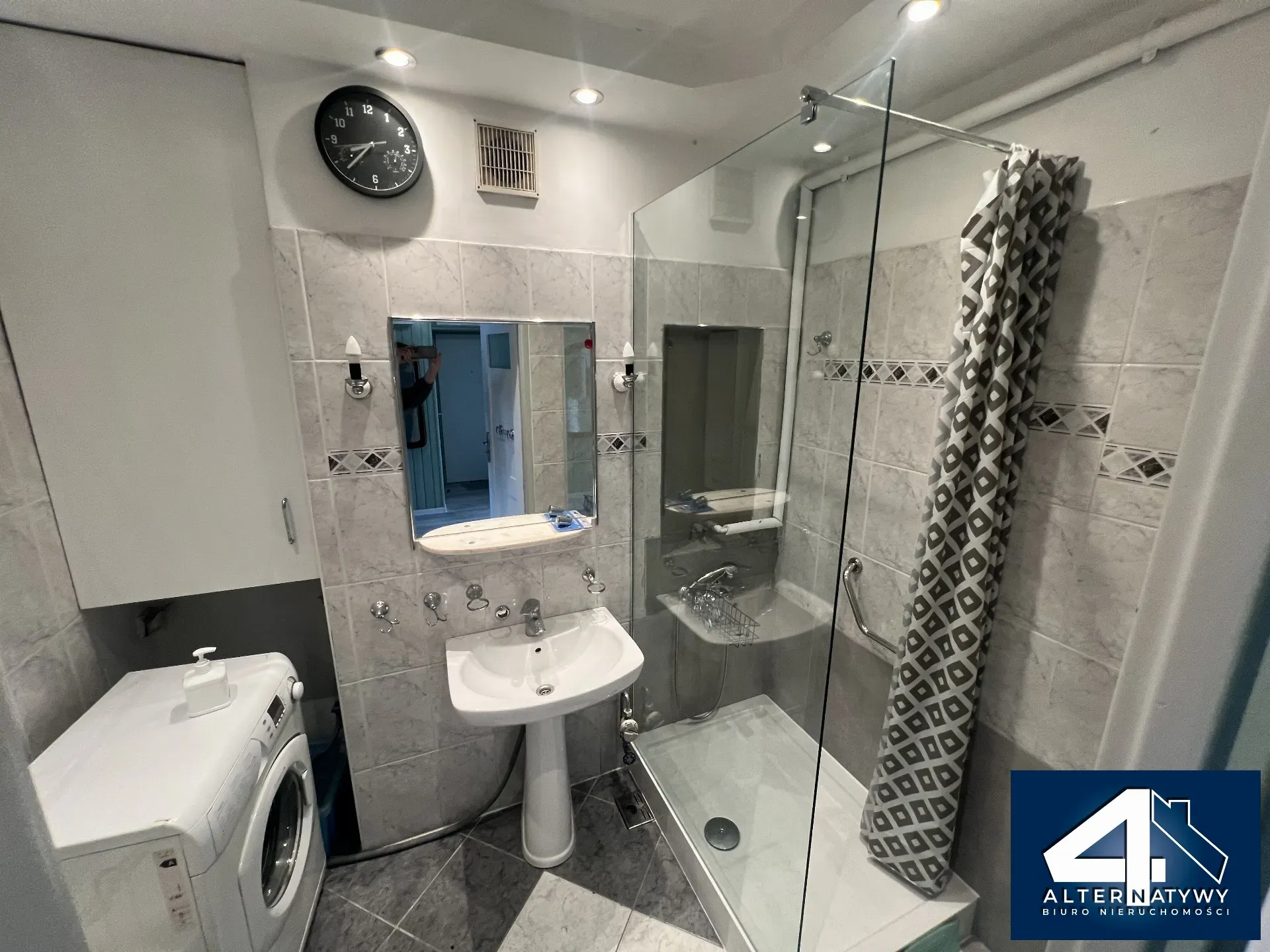 Przy parku – 2 pokoje, kuchnia, loggia i piwnica 2