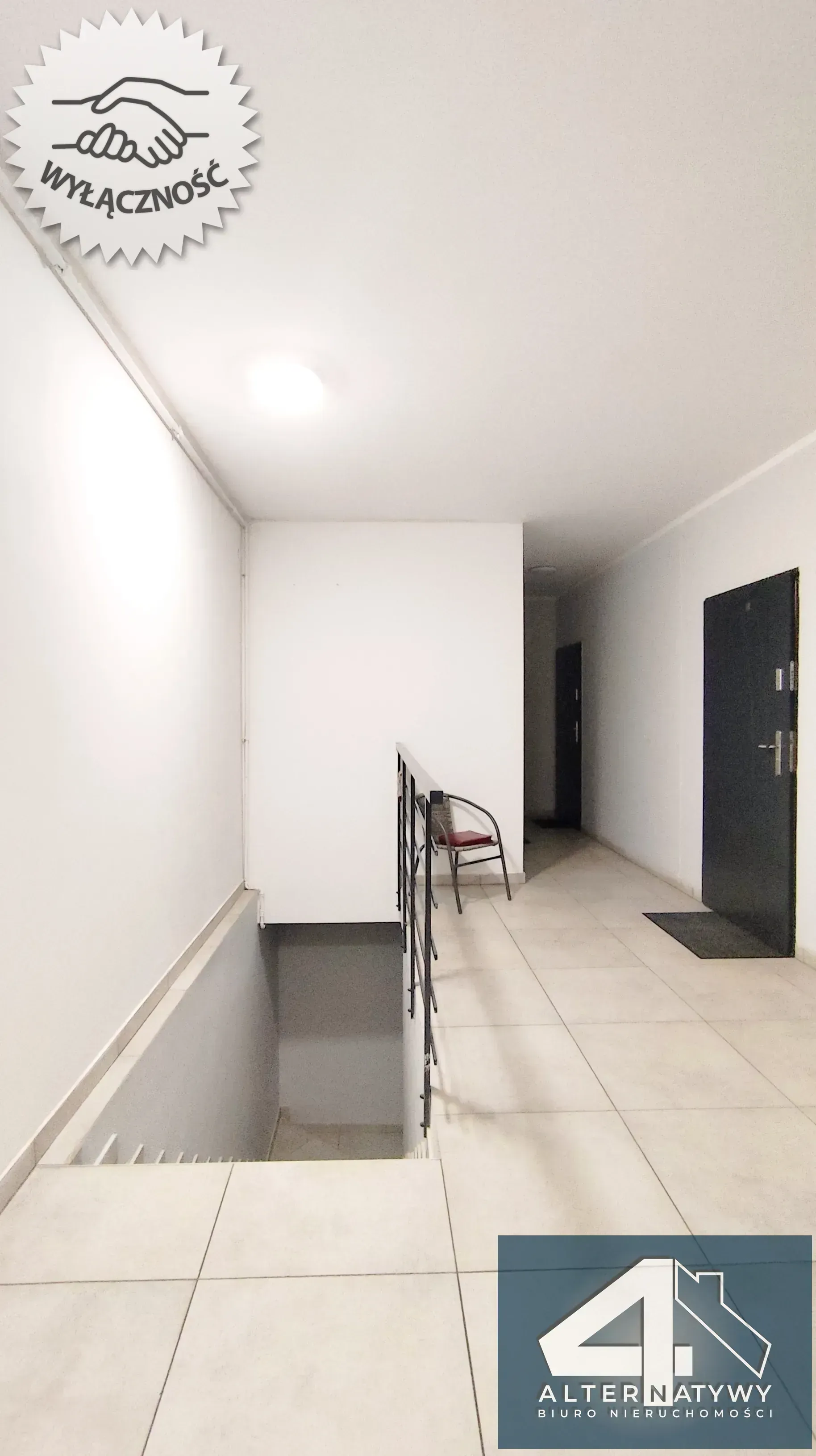 Wyremontowana kawalerka z miejscem postojowym 7