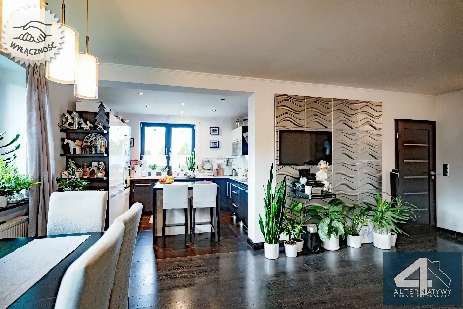 Piękny i ekonomiczny dom w otoczeniu zieleni 4