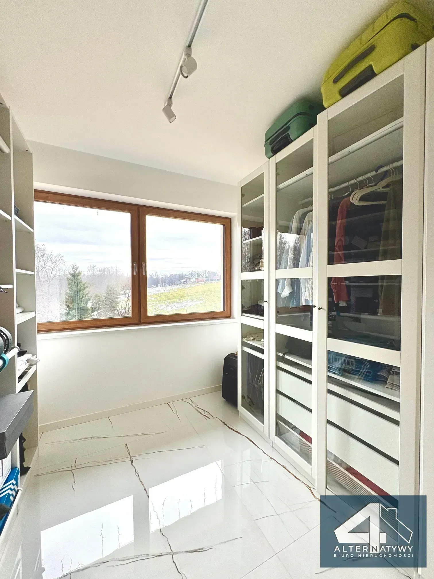 Natura i komfort na widokowej działce 25