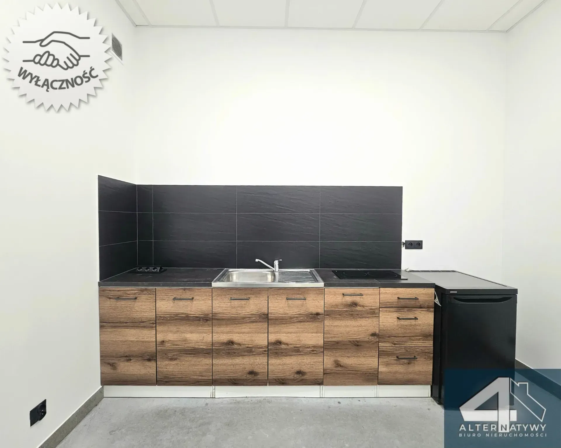 Nowoczesny budynek biurowo-magazynowy Mielec SSE 3